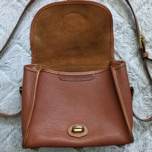 Dooney & Bourke Vintage Leather Purse Crossbody Brass Buckle Pebbled All Weather - Picture 3 of 10